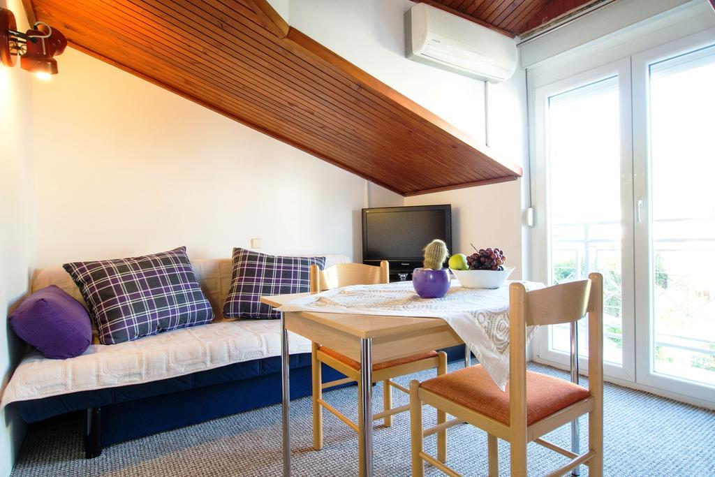 Beach Guesthouse Mediteran Подстрана Номер фото