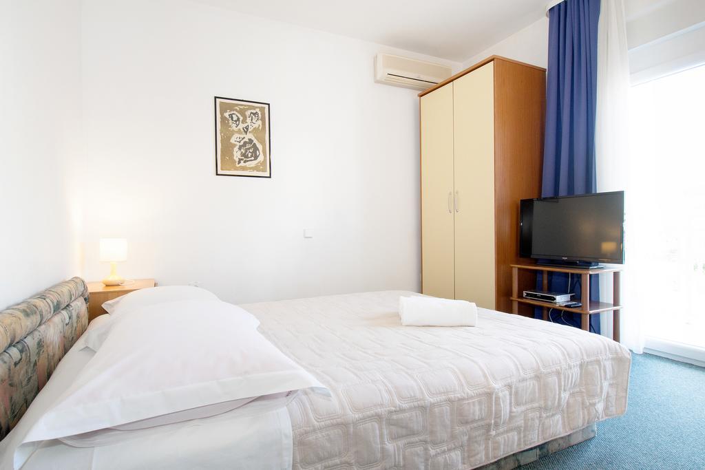 Beach Guesthouse Mediteran Подстрана Номер фото