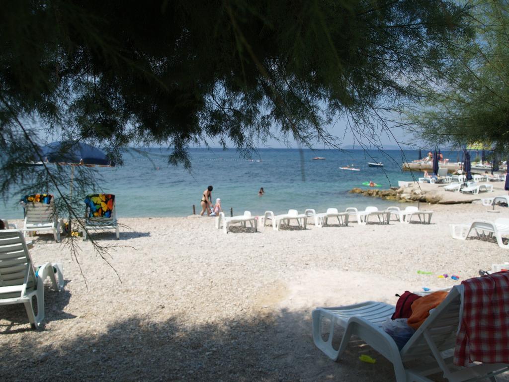 Beach Guesthouse Mediteran Подстрана Экстерьер фото