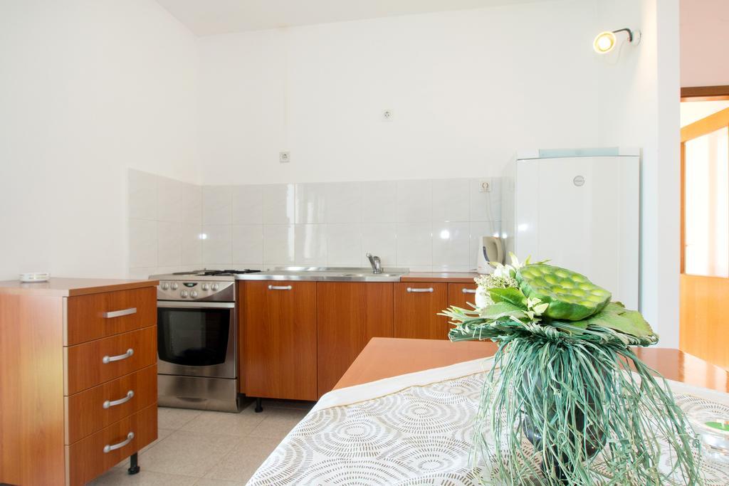 Beach Guesthouse Mediteran Подстрана Номер фото