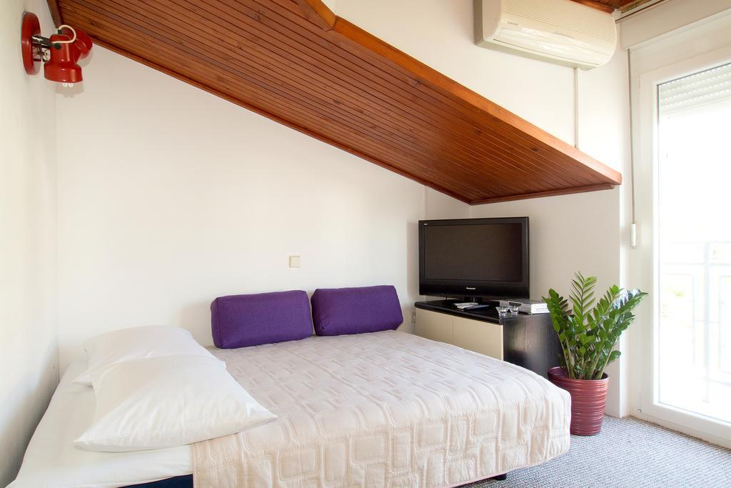 Beach Guesthouse Mediteran Подстрана Номер фото