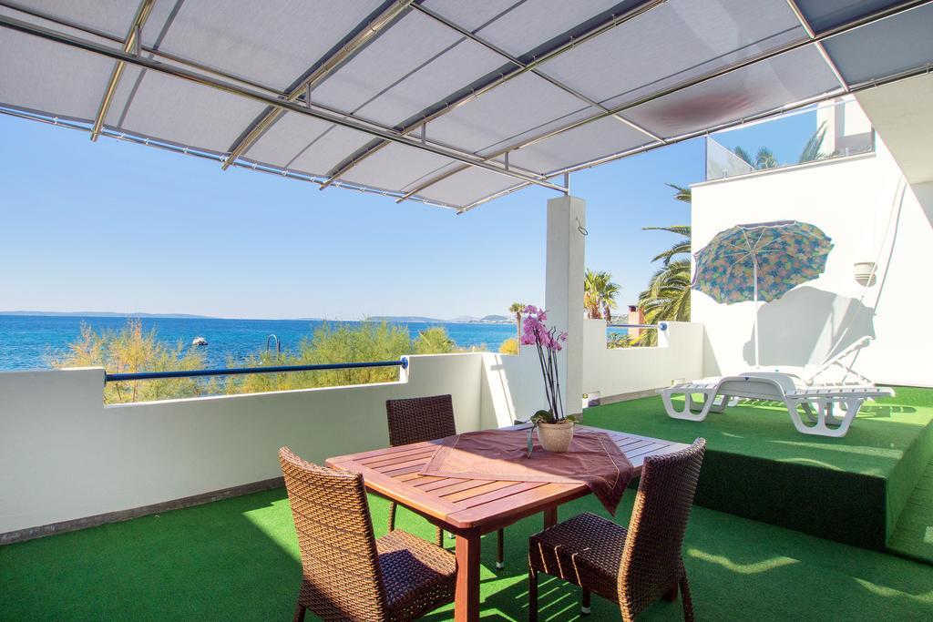 Beach Guesthouse Mediteran Подстрана Номер фото