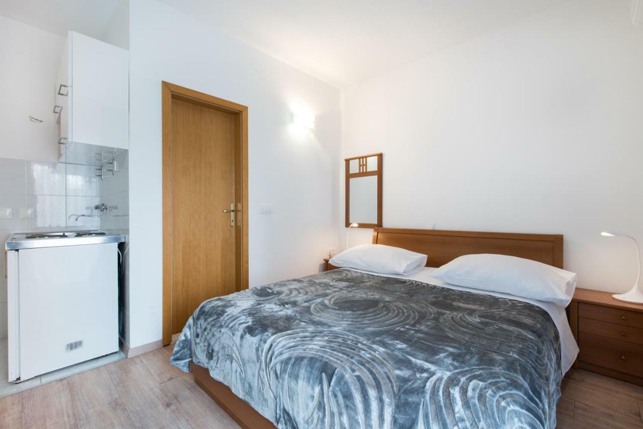 Beach Guesthouse Mediteran Подстрана Экстерьер фото