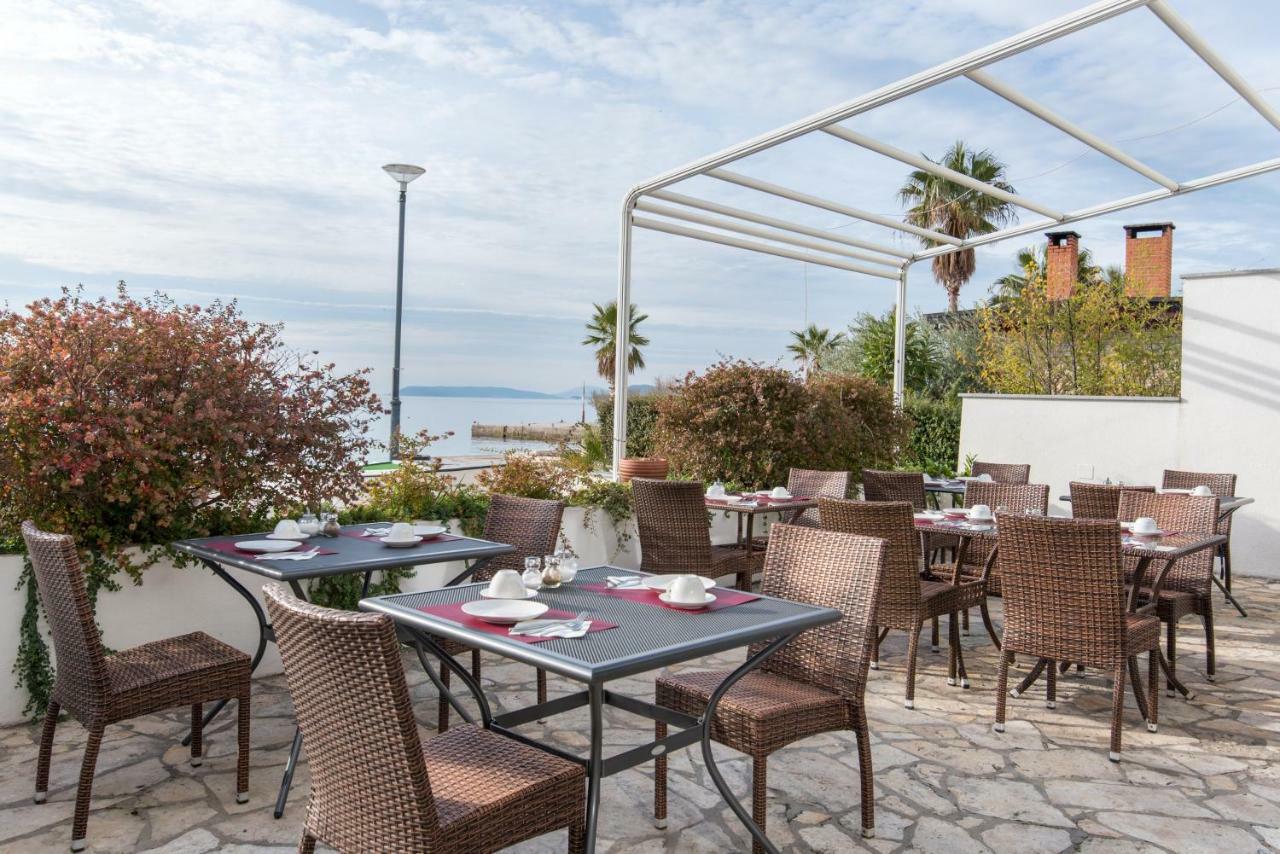 Beach Guesthouse Mediteran Подстрана Экстерьер фото